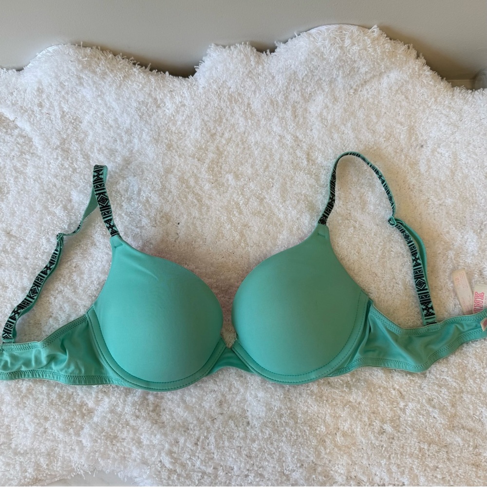 Pink Victoria’s Secret Mint Green Bra